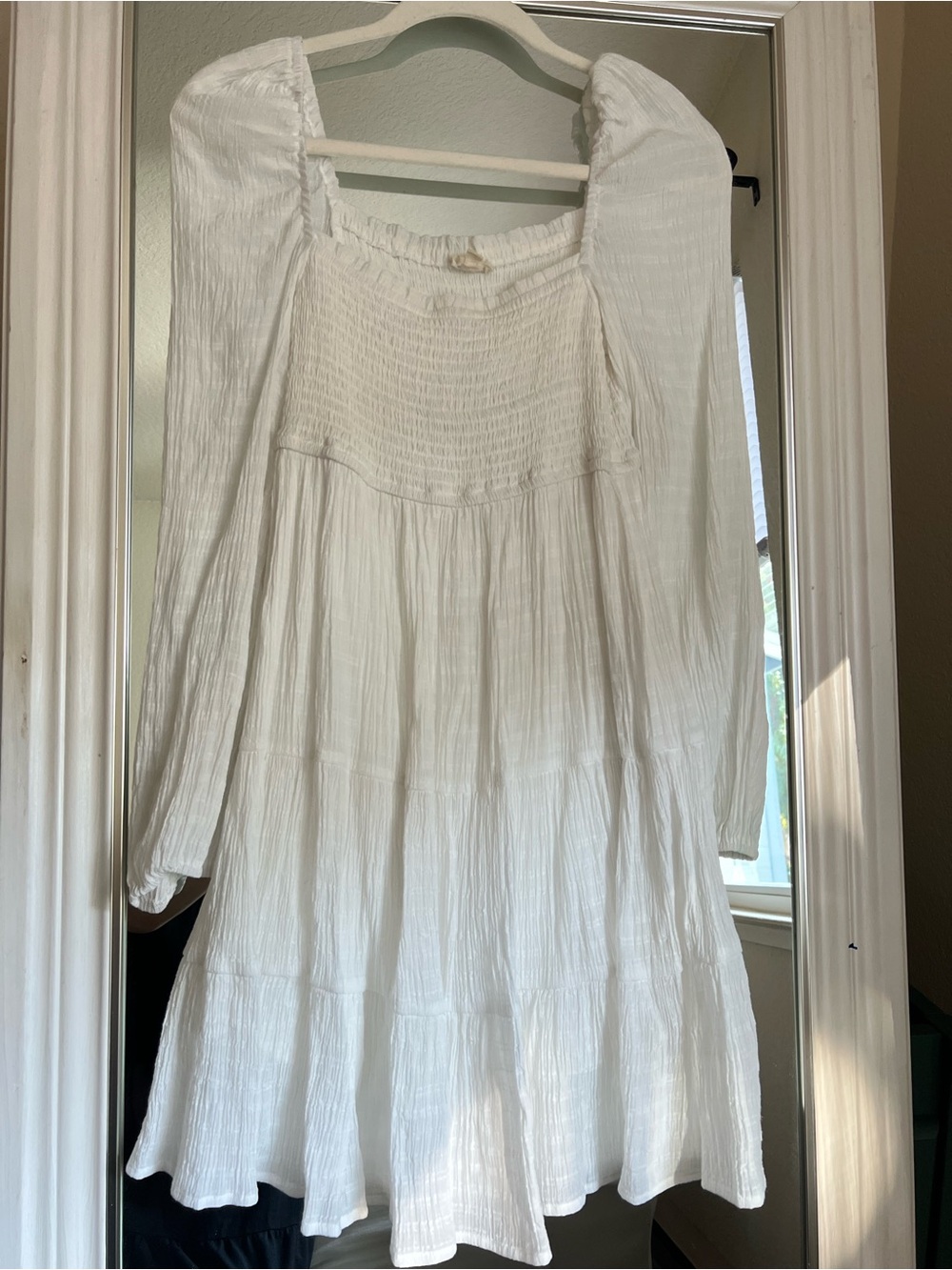 EUC Women's Long Sleeves White Square-Neck Dress